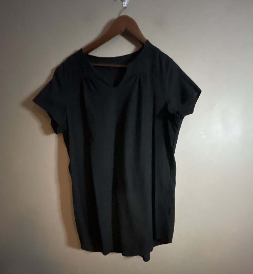 Universal Standard Black V-Neck Short Sleeve Shift Dress